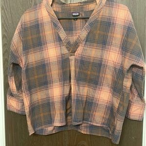 Small Patagonia plaid shirt pink